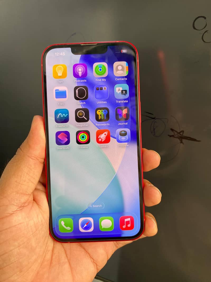 Apple iPhone 13 4