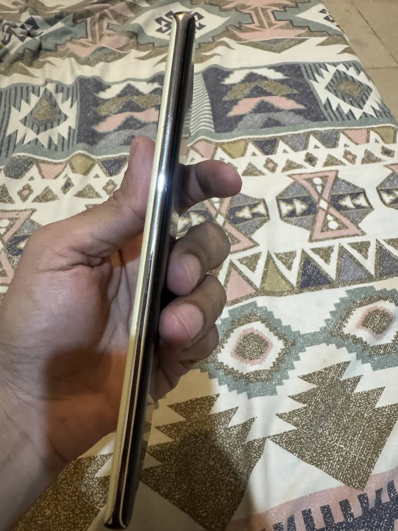 Tecno CAMON 30S 1