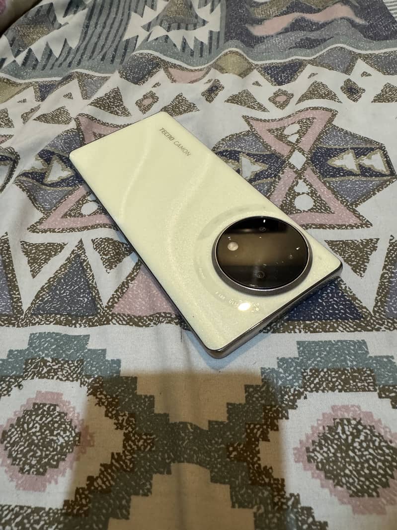 Tecno CAMON 30S 3