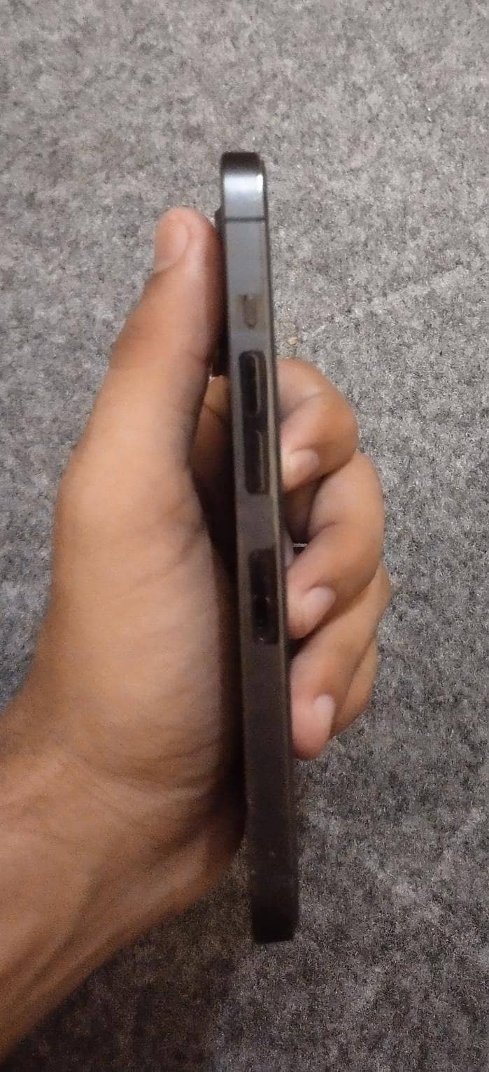 Apple iPhone 13 Pro 2