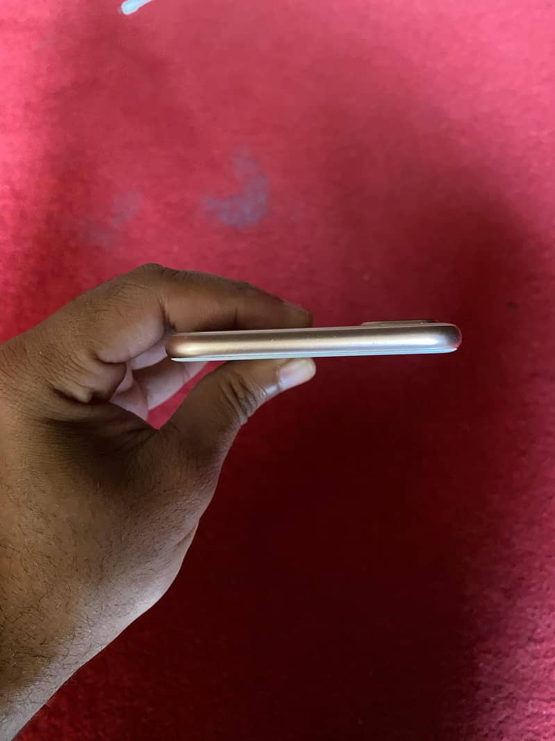 Apple iPhone 8 Plus 5