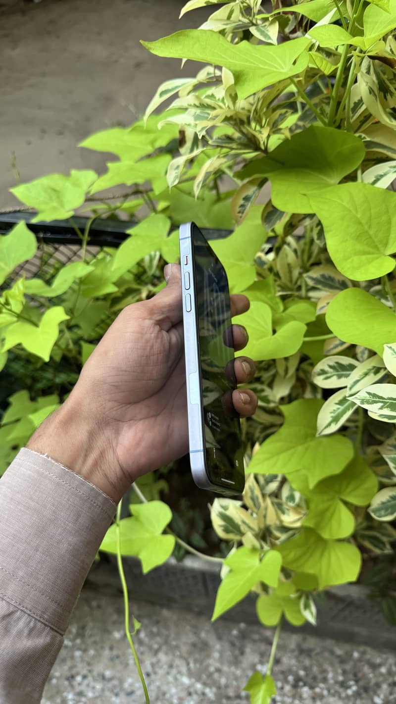 Apple iPhone 14 plus 4