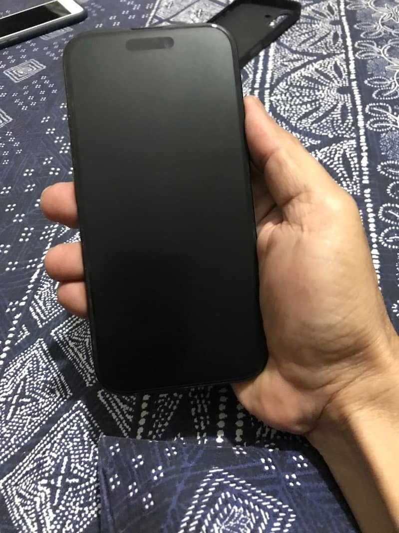 Apple iPhone 16 5