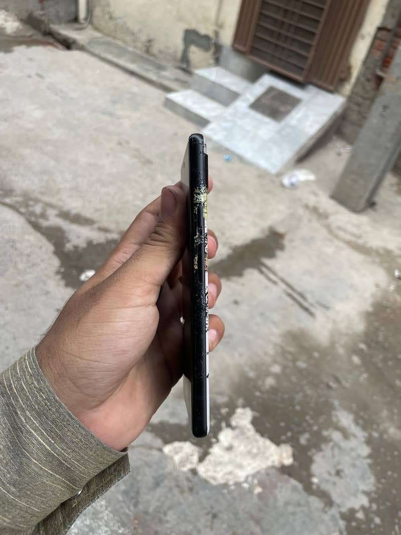 Google Pixel 6a 4
