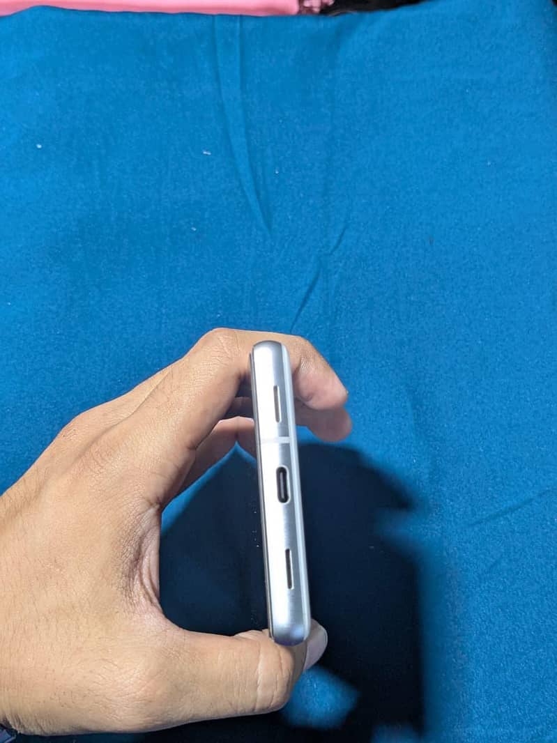 Google Pixel 7a 1