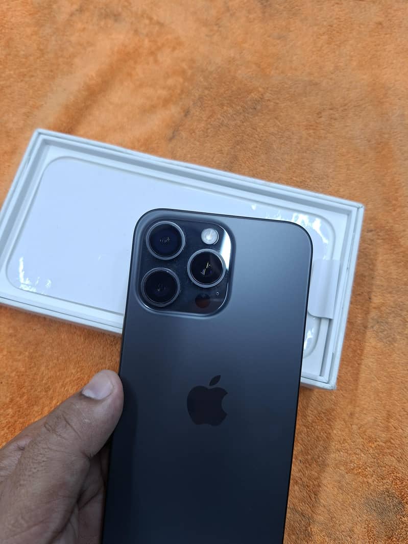 Apple iPhone 15 Pro Max 1