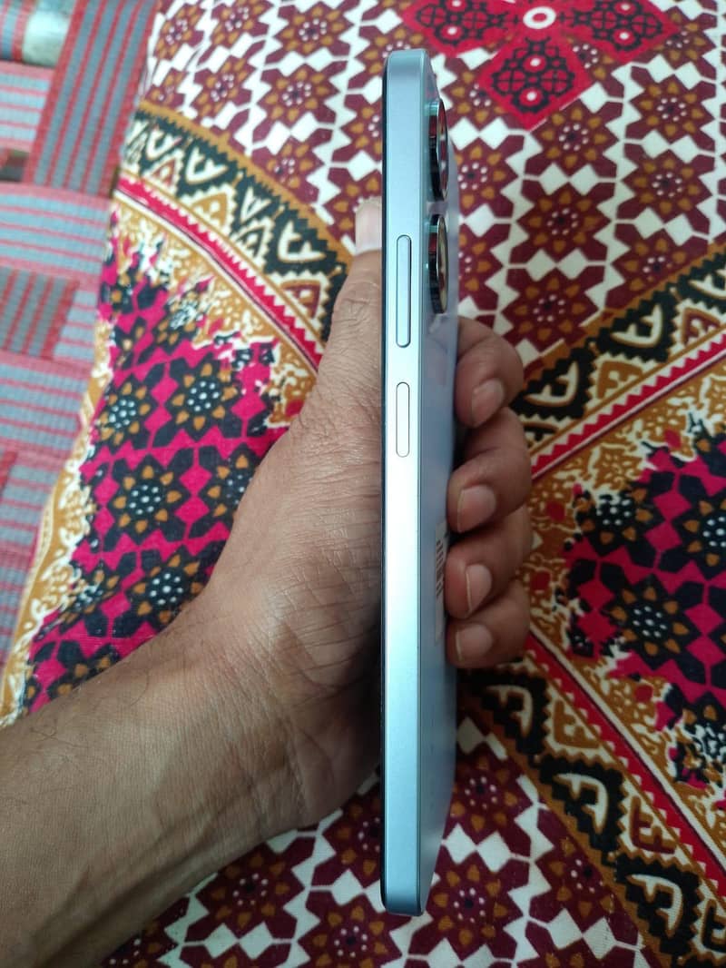 Realme Note 60 4