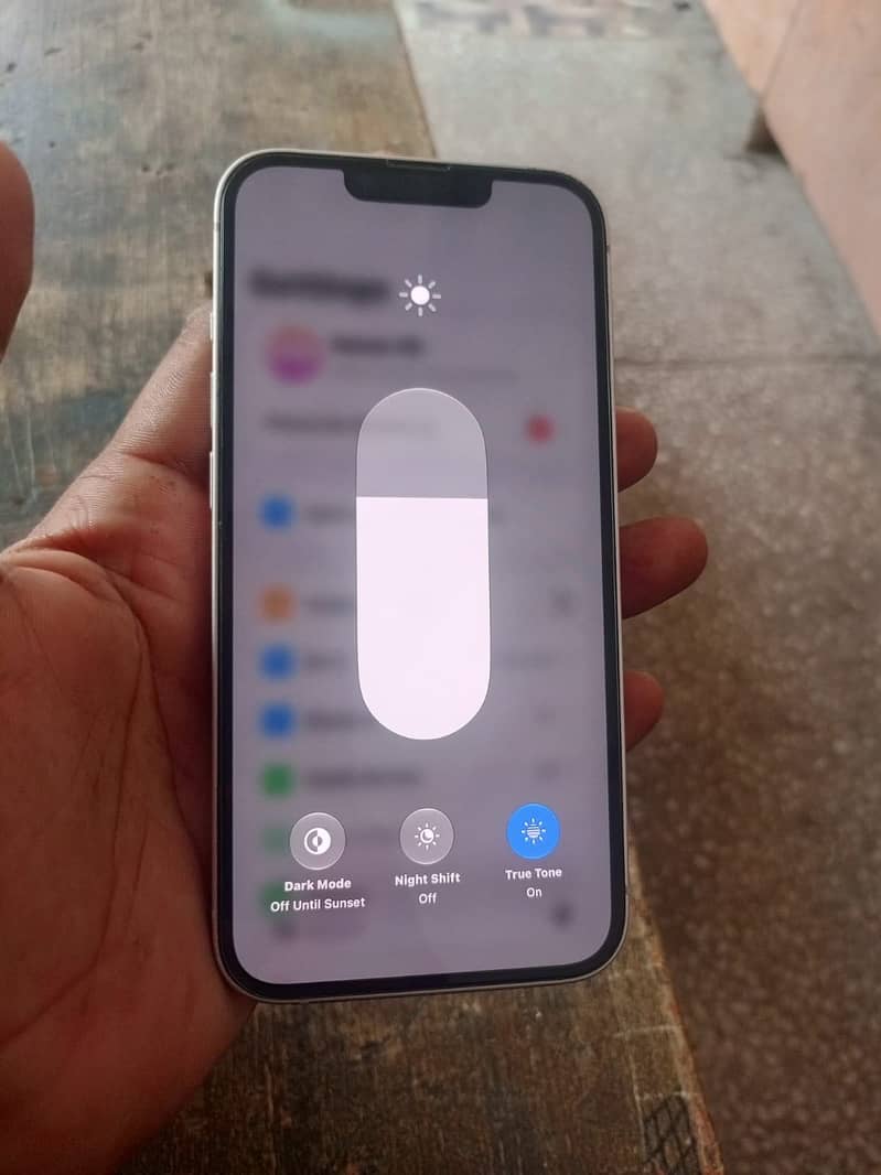 Apple iPhone 13 6