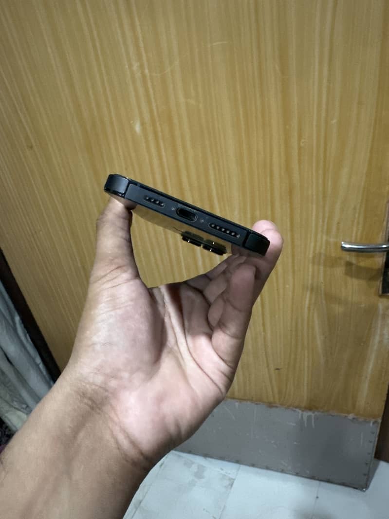 Apple iPhone 14 Pro Max 4