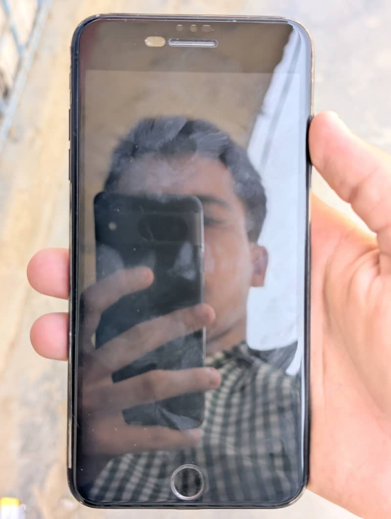 Apple iPhone 7 Plus 2