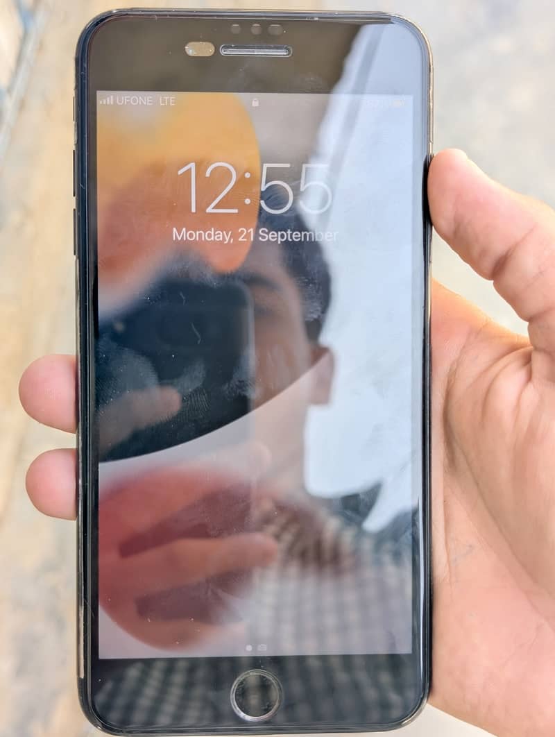 Apple iPhone 7 Plus 3