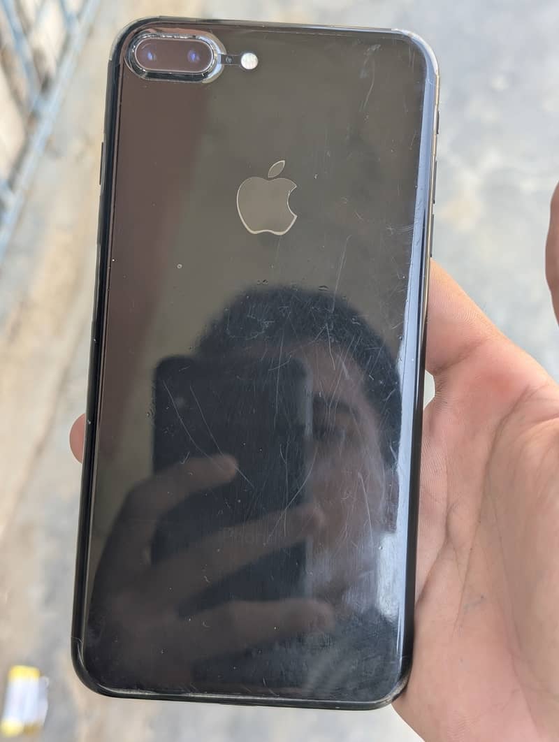 Apple iPhone 7 Plus 4