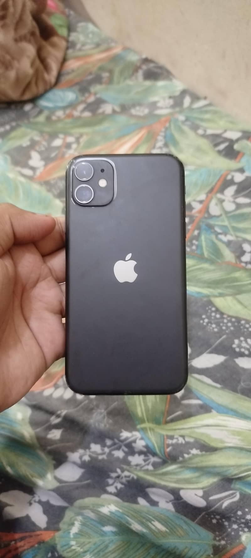 Apple iPhone 11 4
