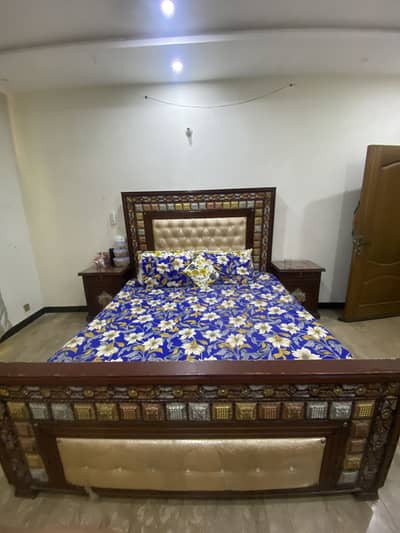 Wooden queen bed master bed