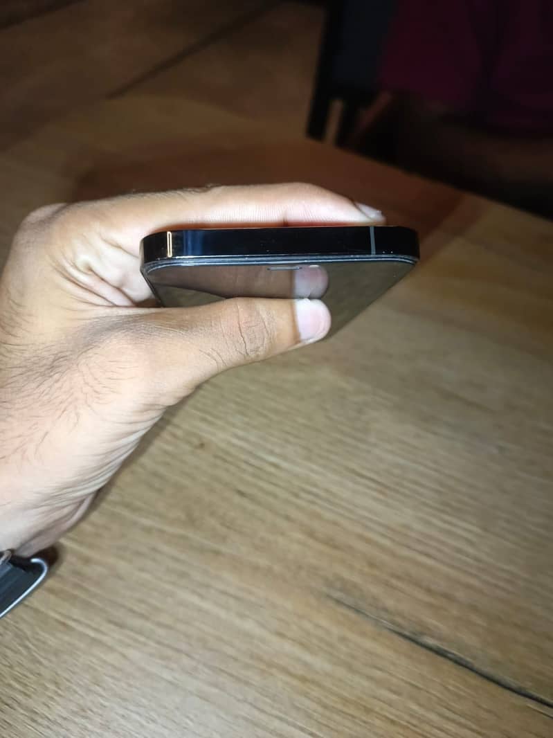 Apple iPhone 12 Pro 3