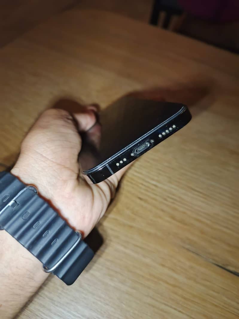 Apple iPhone 12 Pro 4