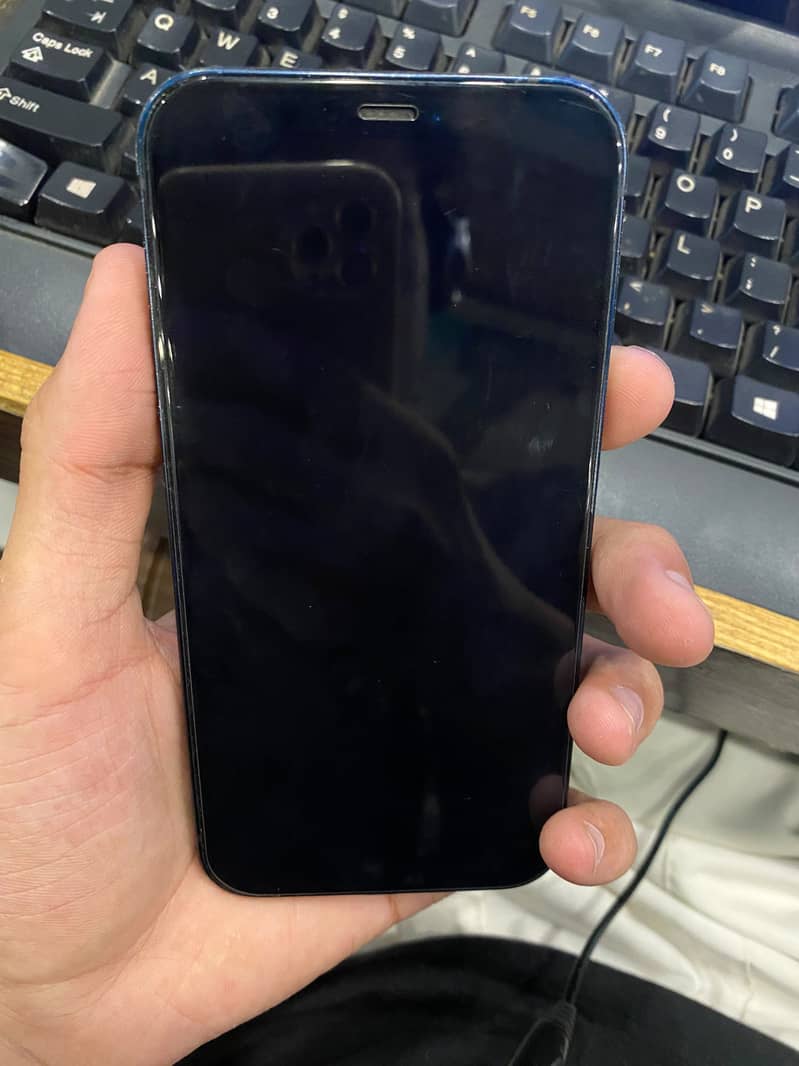 Apple iPhone 12 3