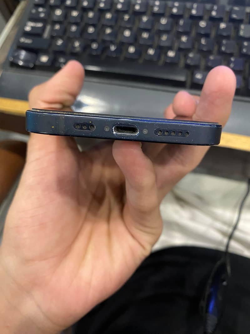 Apple iPhone 12 5