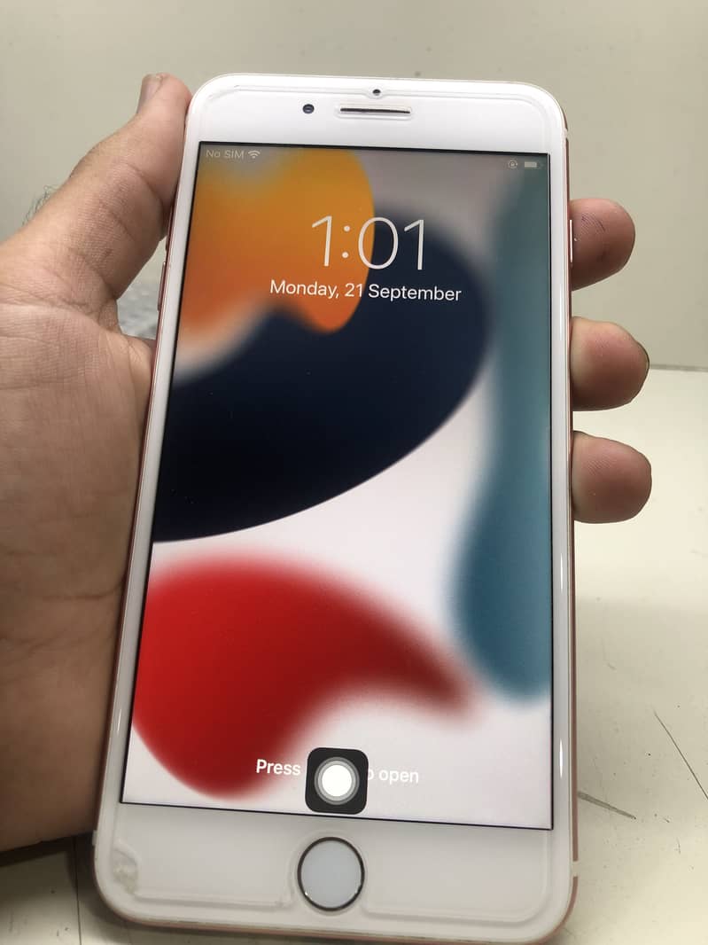 Apple iPhone 7 Plus 0