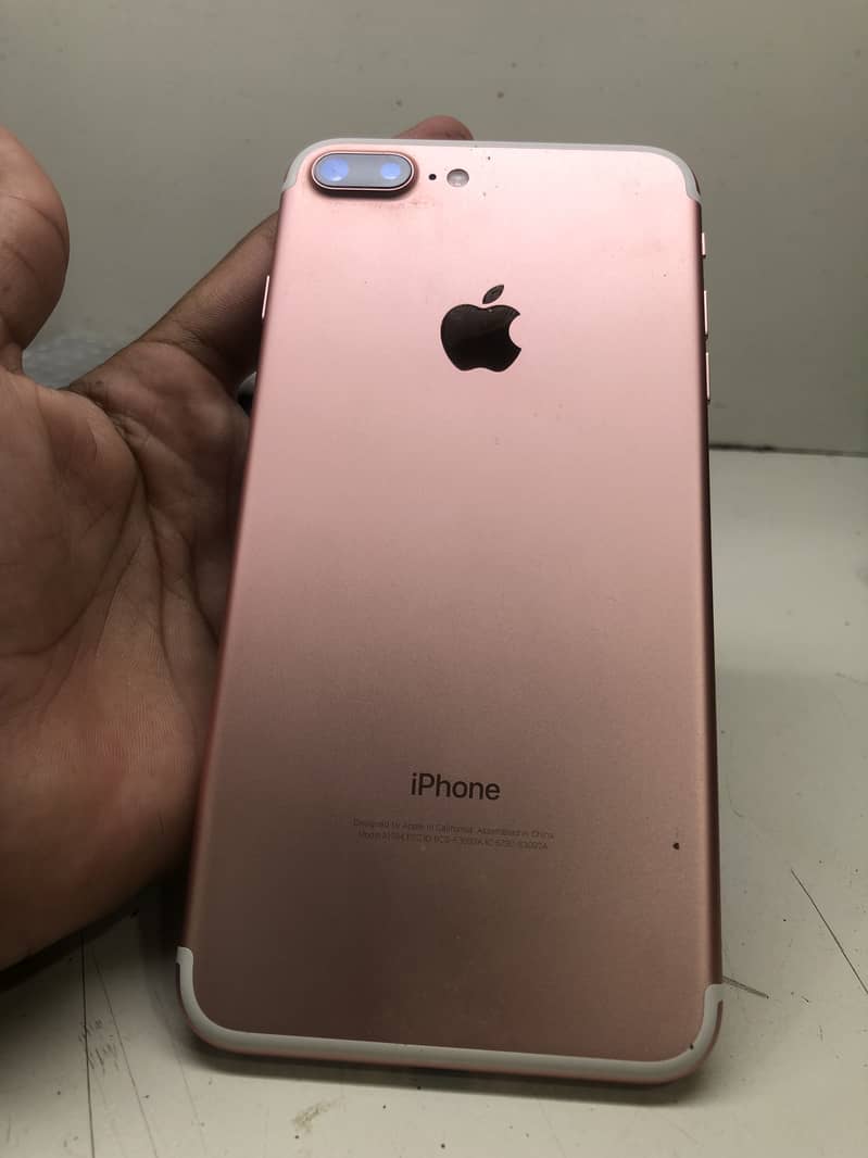 Apple iPhone 7 Plus 1