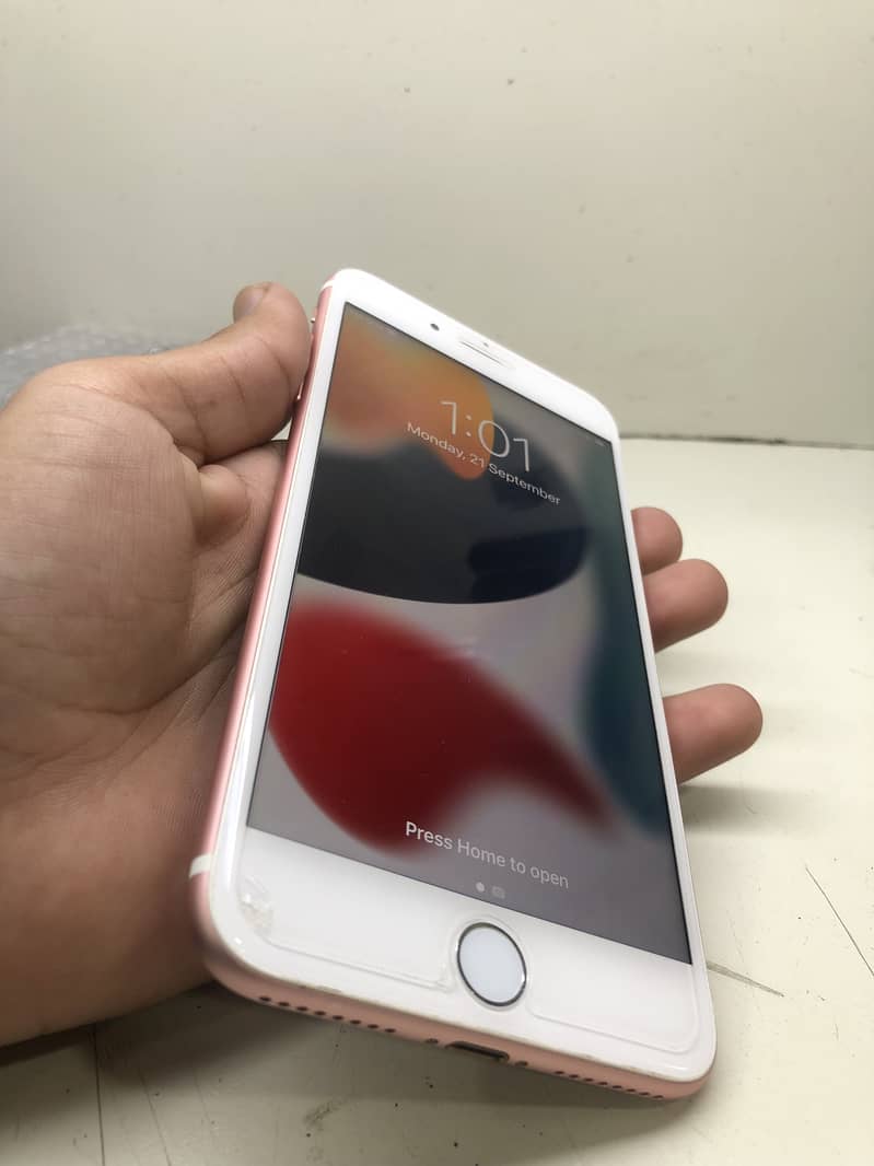 Apple iPhone 7 Plus 2