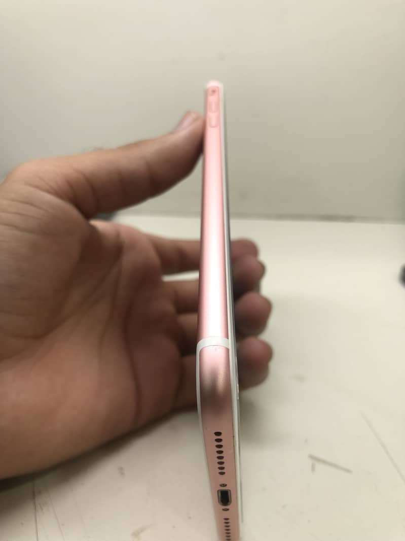 Apple iPhone 7 Plus 3