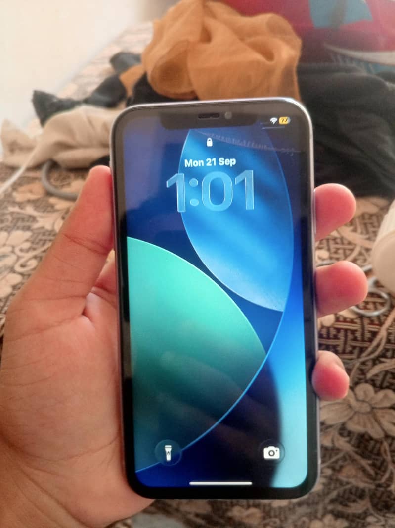 Apple iPhone 11 7