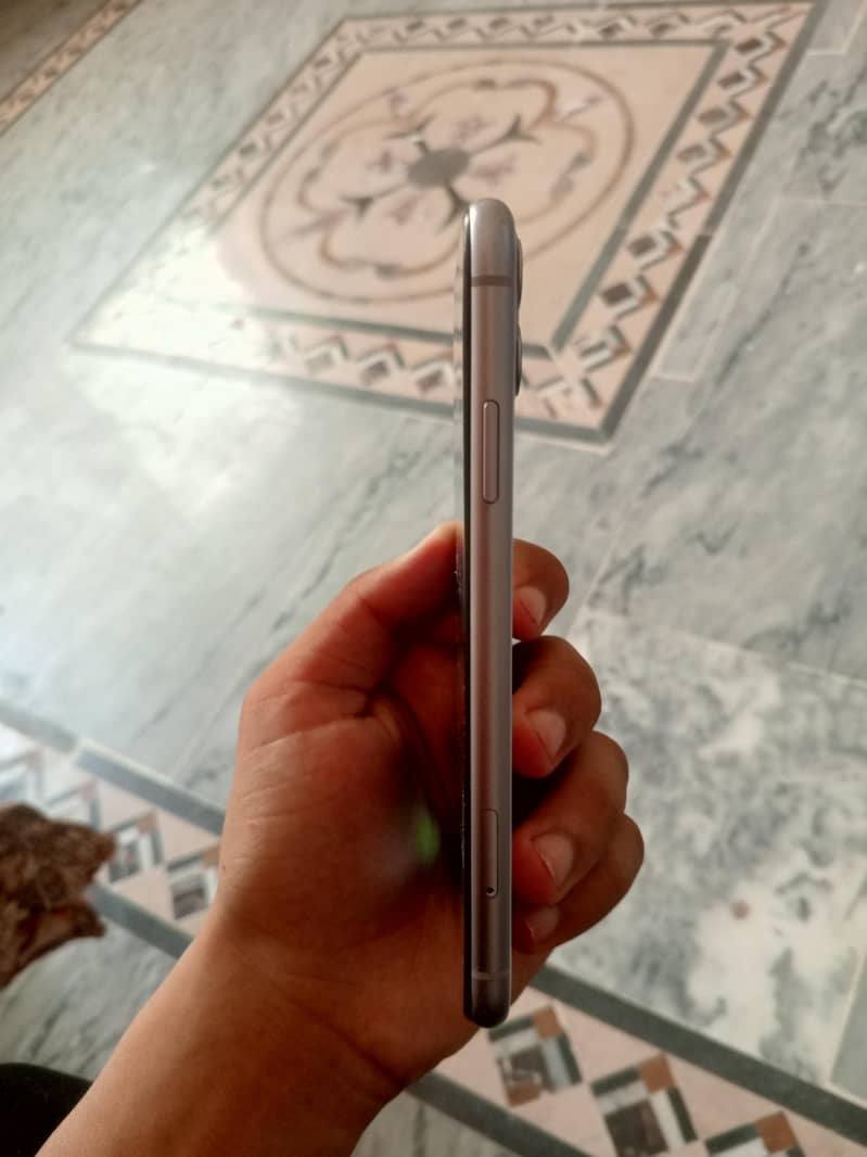 Apple iPhone 11 9