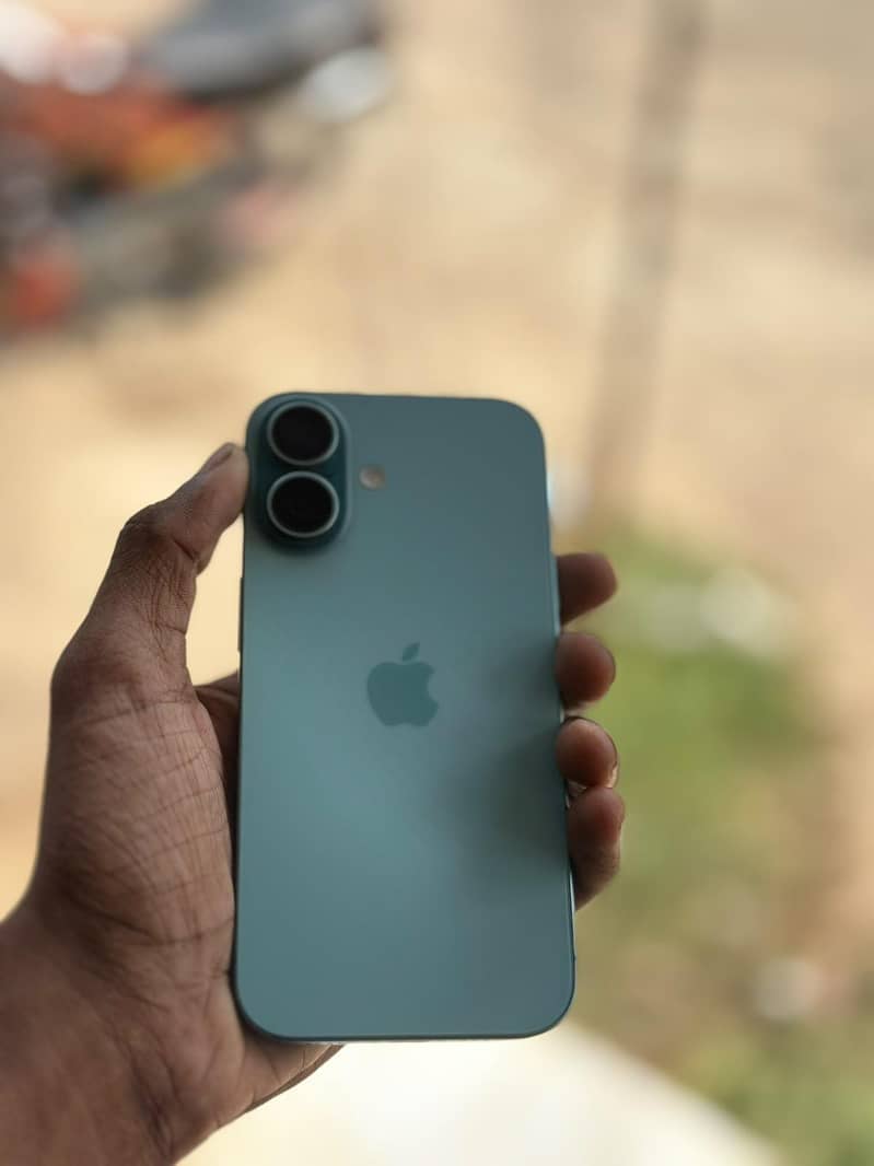 Apple iPhone 16 1