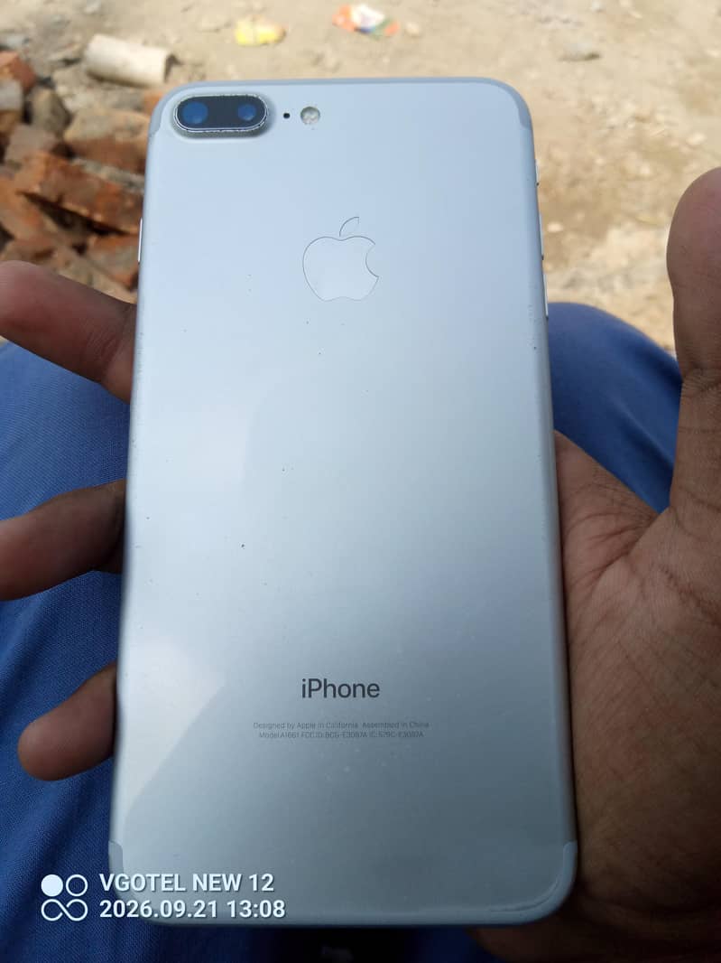 Apple iPhone 7 Plus 1