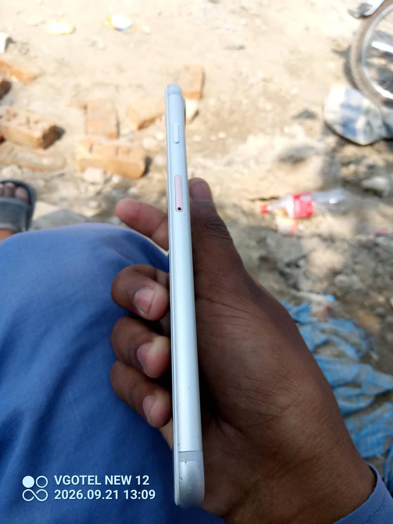 Apple iPhone 7 Plus 3