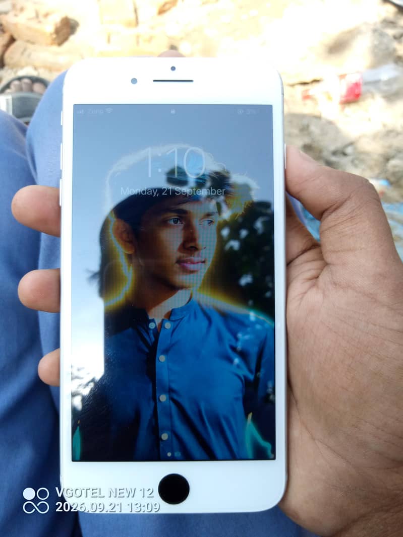 Apple iPhone 7 Plus 5