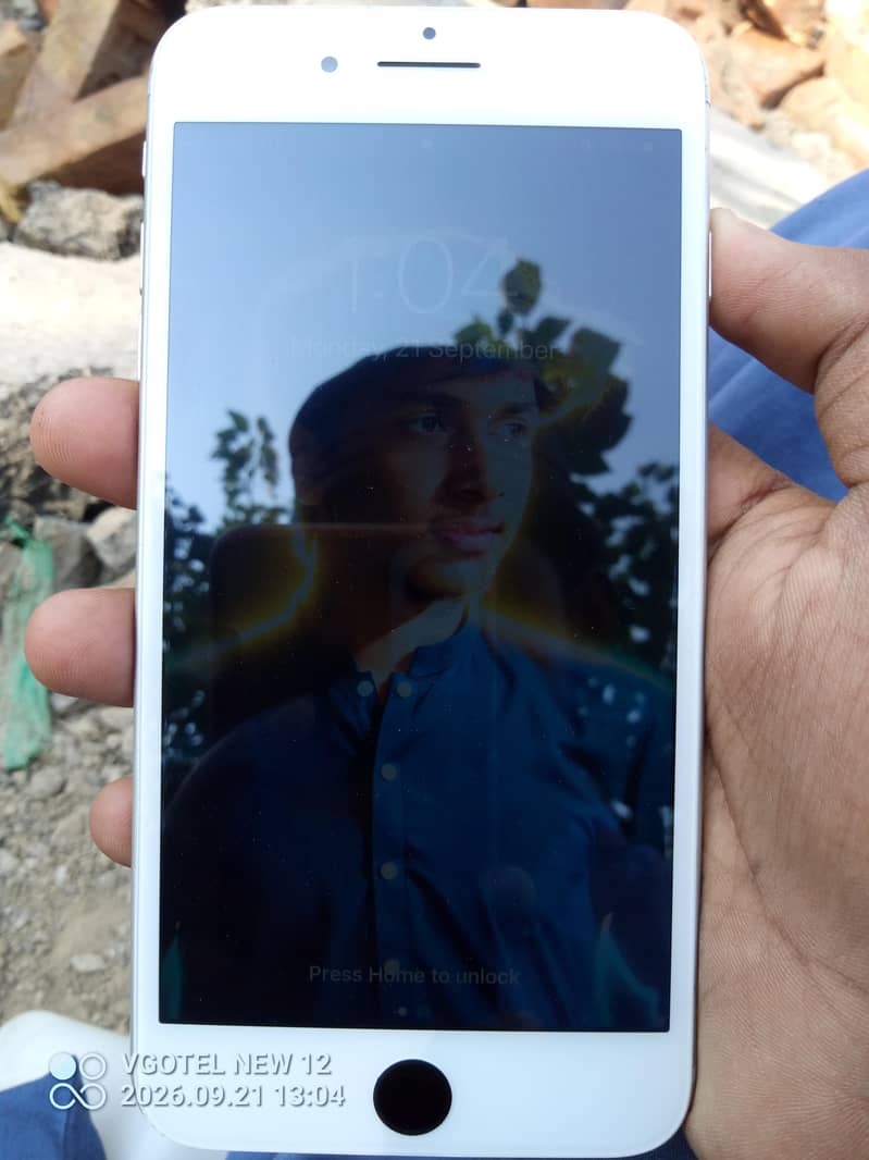 Apple iPhone 7 Plus 6