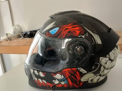 Convertible motorcycle helmet