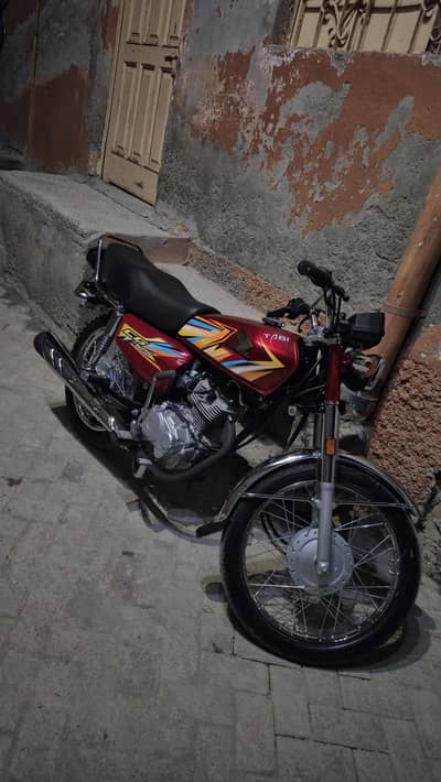 cg 125 Red
