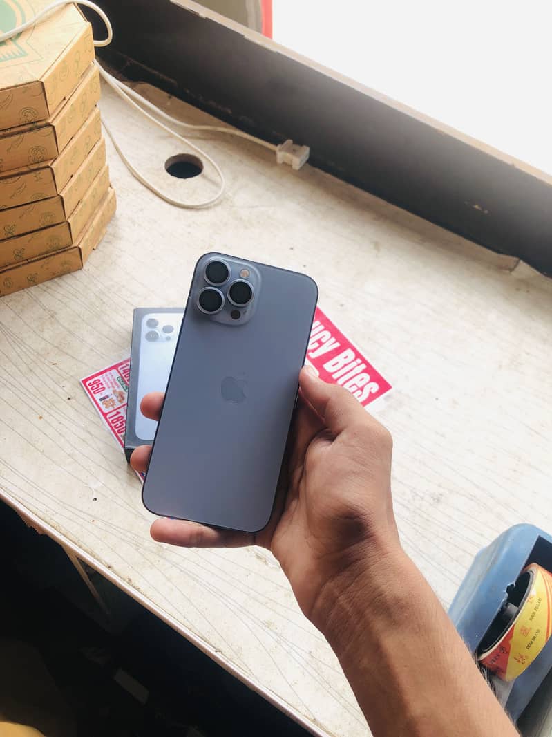 Apple iPhone 13 Pro Max 5