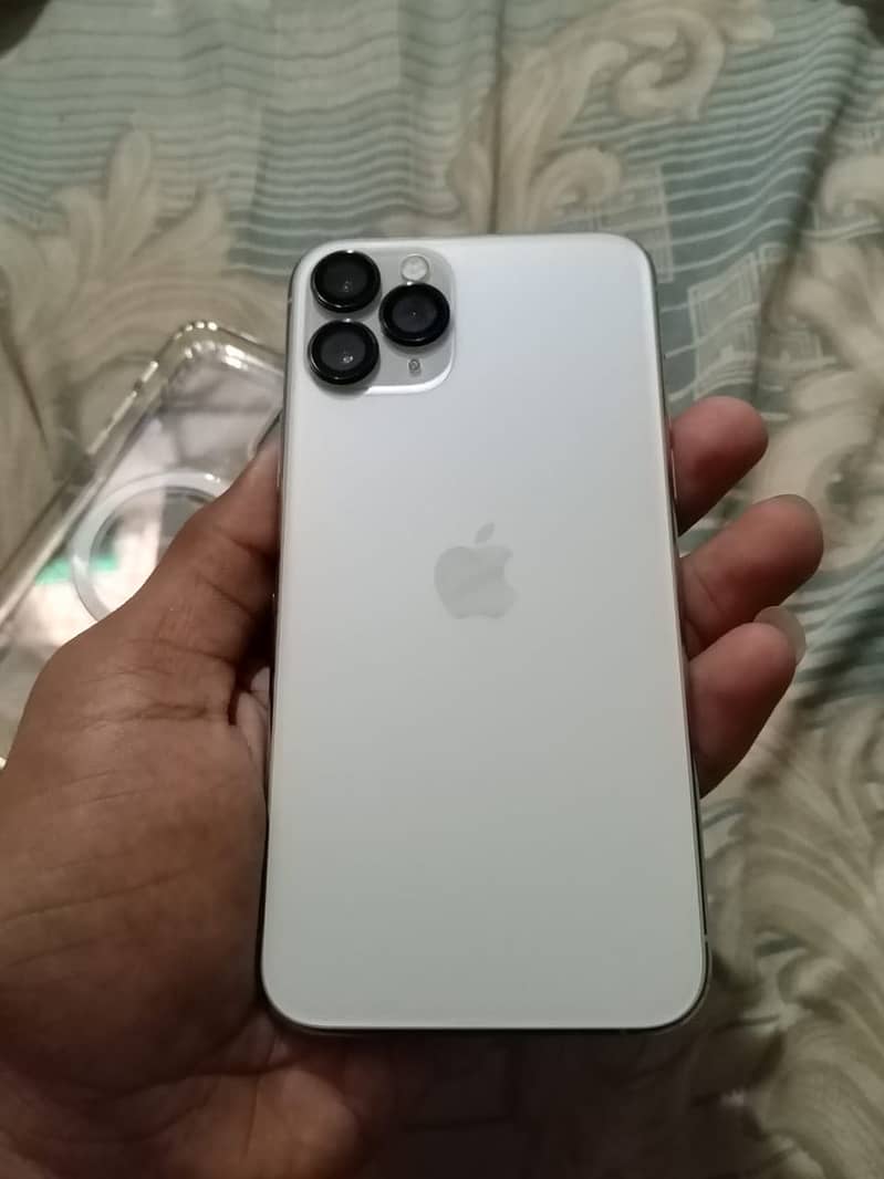 Apple iPhone 11 Pro 2