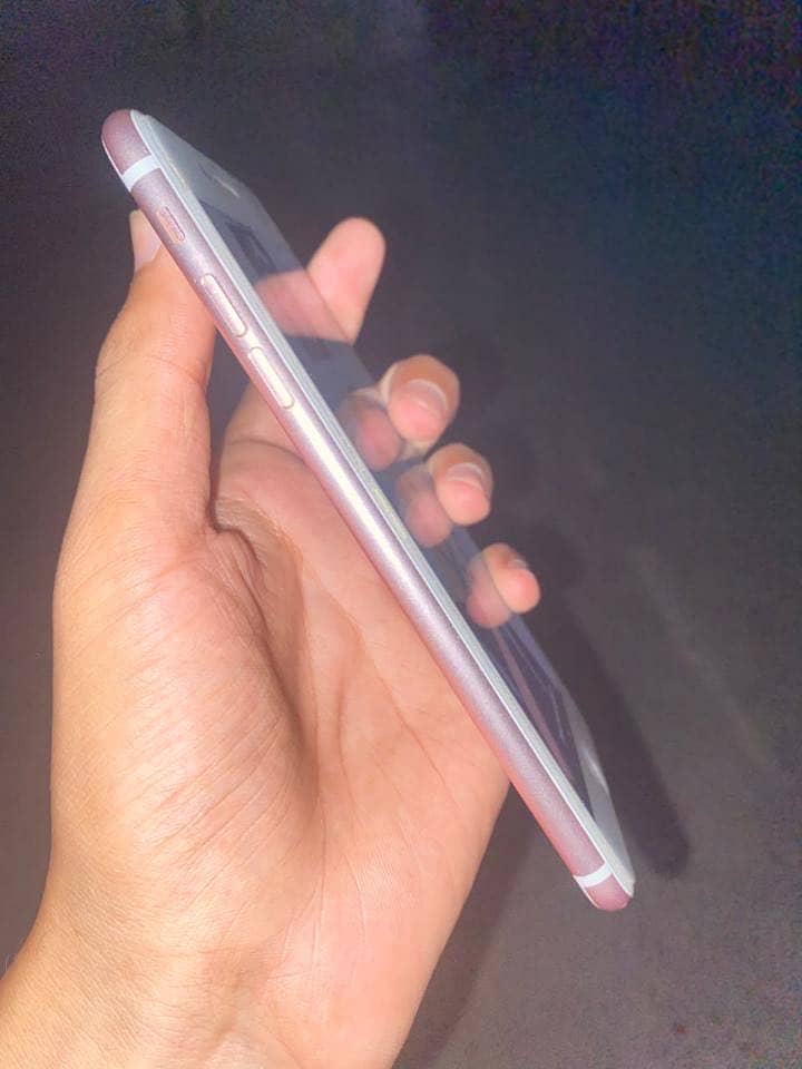 Apple iPhone 7 Plus 1