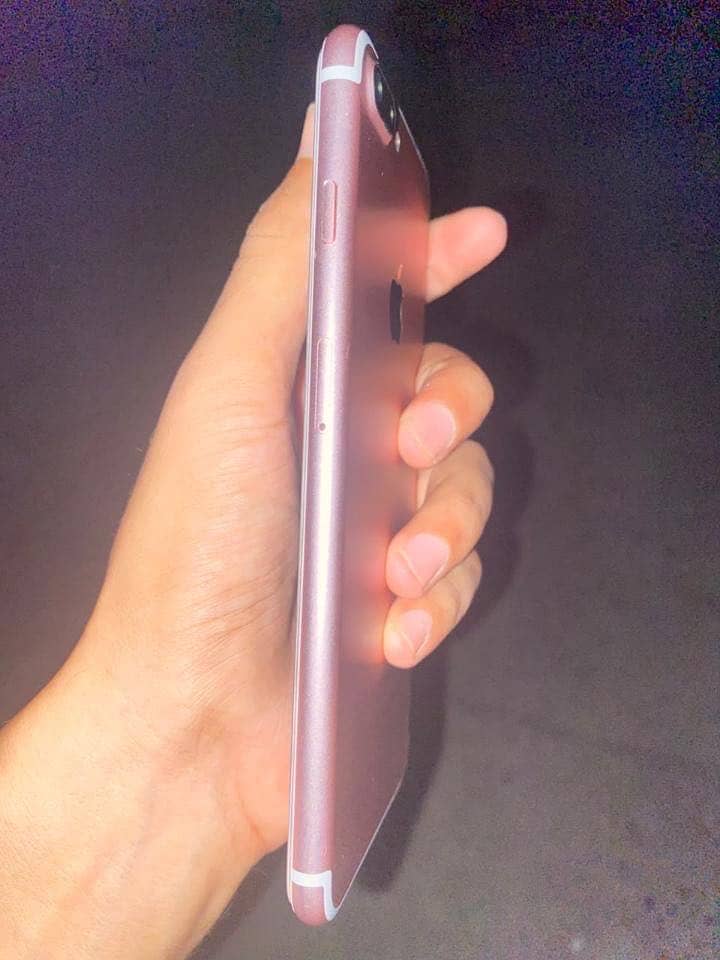 Apple iPhone 7 Plus 2