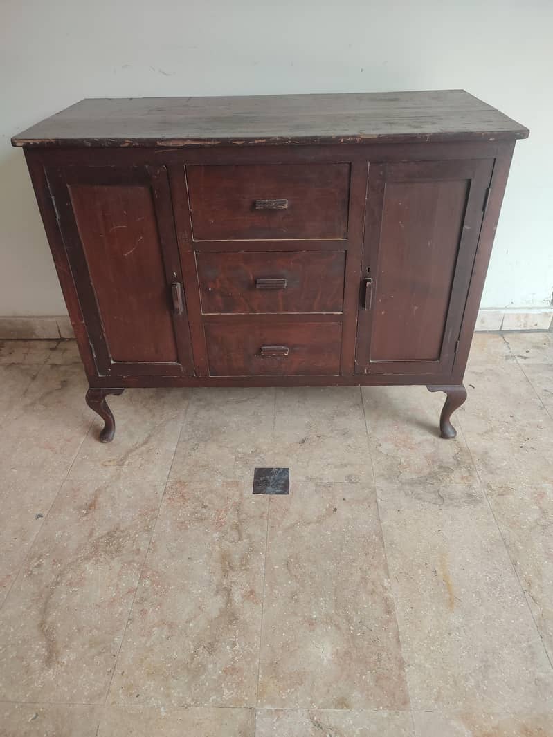 ANTIQUE SIDEBOARD 0