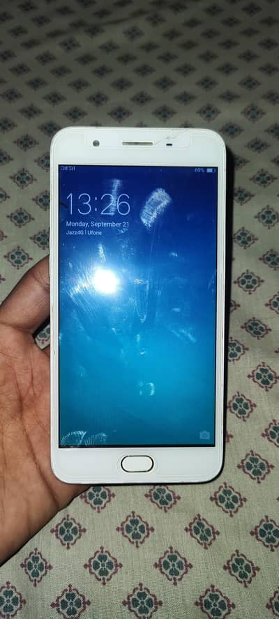 OPPO F1s