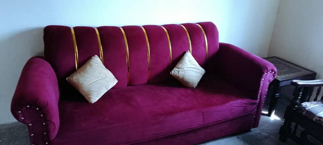 Asalam o alaikum mukamal jaihaiz ka furniture  for sale Mehroon valvet