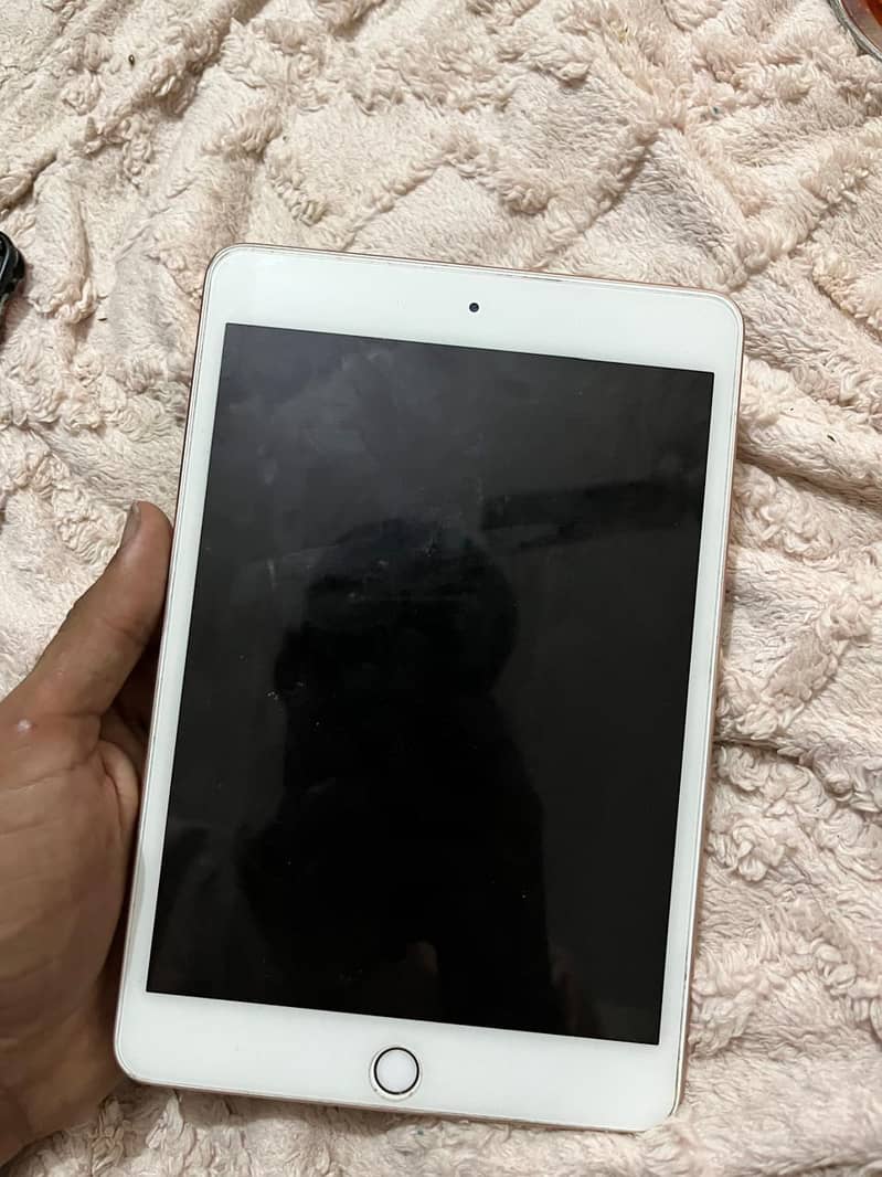 Apple iPad Mini 5 64GB WiFi – 10/10 Condition 1