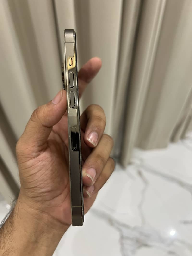 Apple iPhone 14 Pro 2