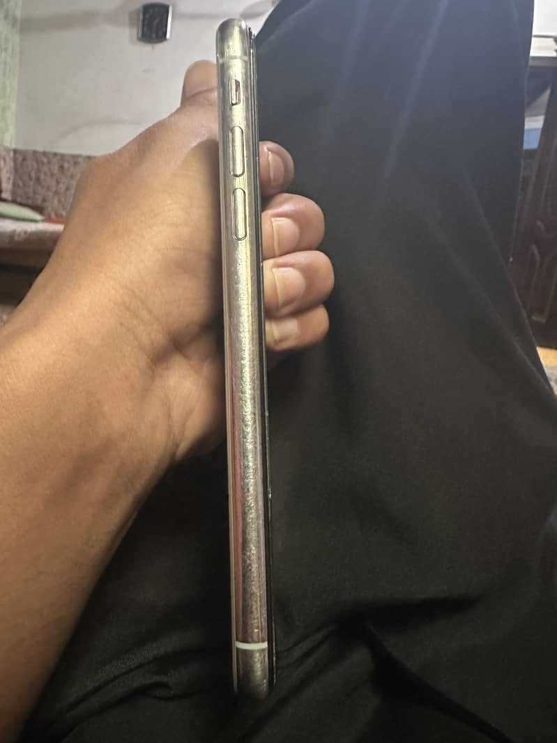 Apple iPhone X 3