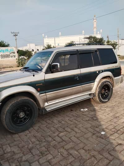 Mitsubishi Pajero 1991