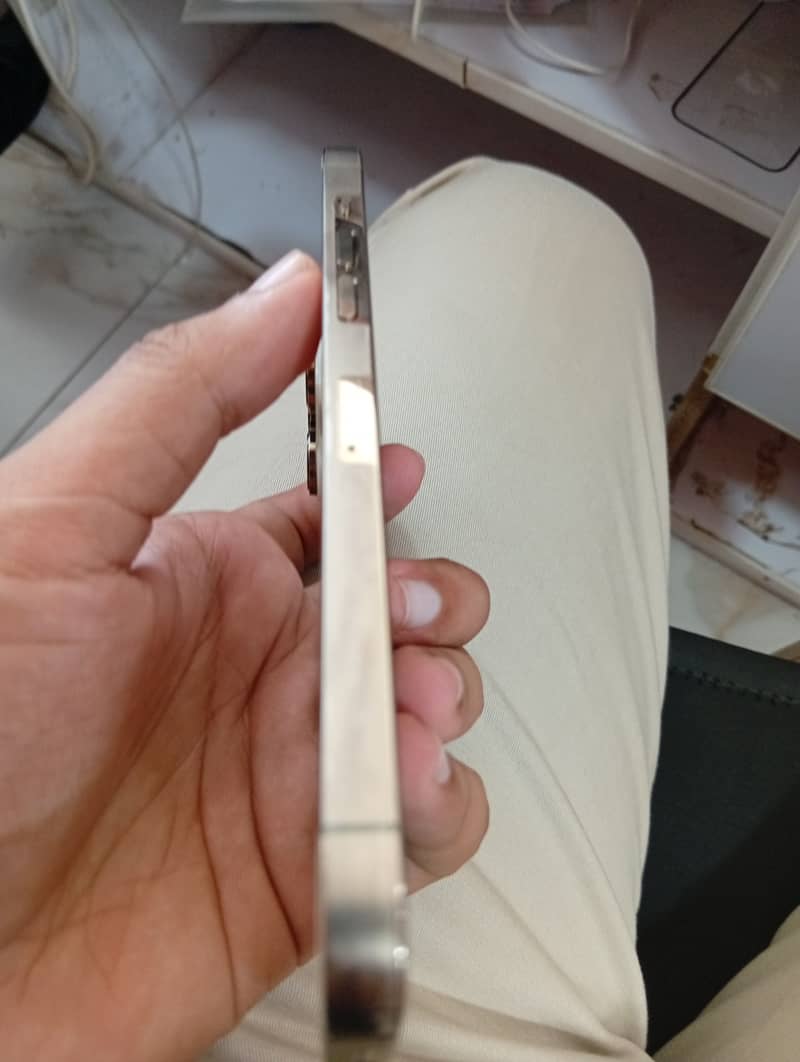 Apple iPhone 14 Pro Max 3