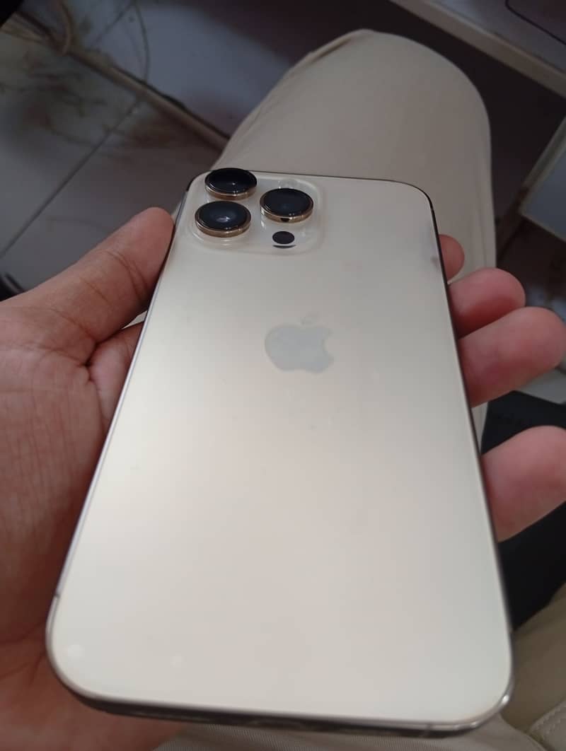 Apple iPhone 14 Pro Max 5