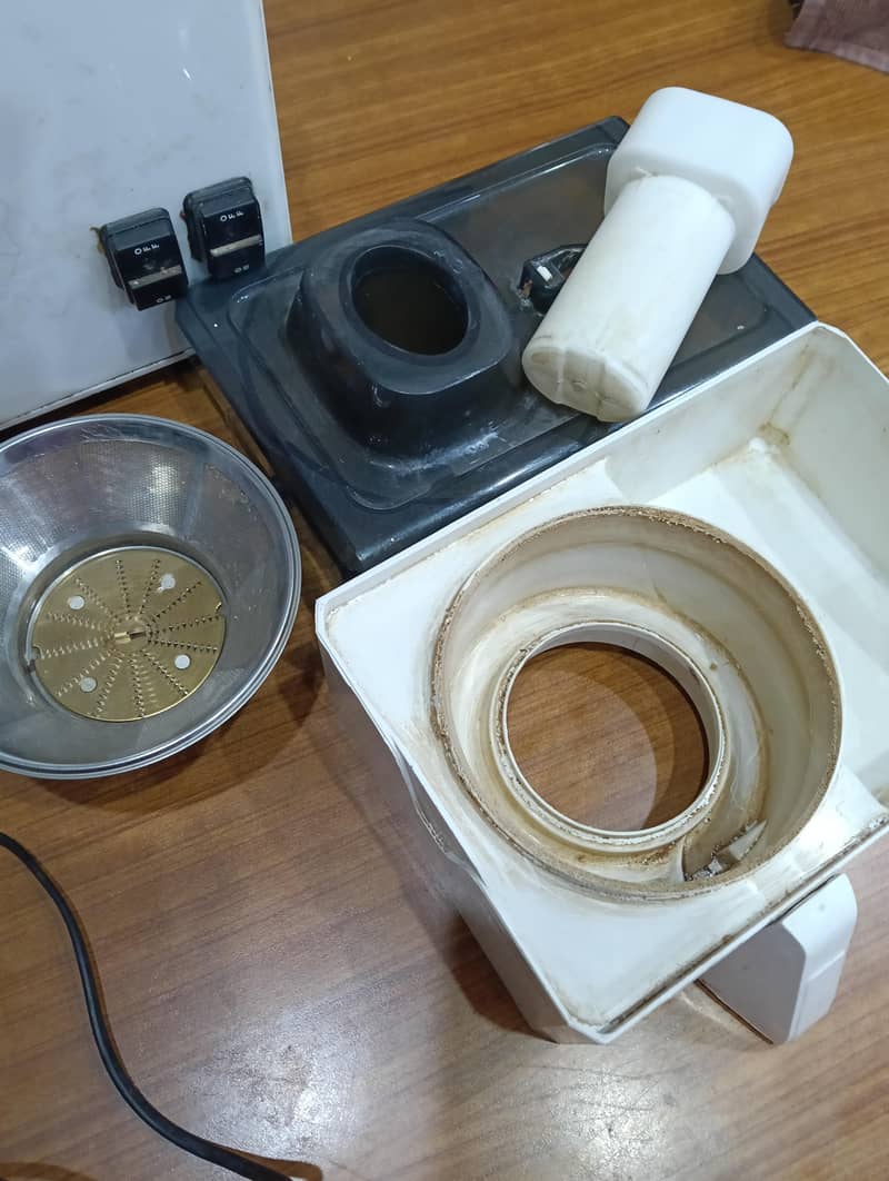 juicer machine 4