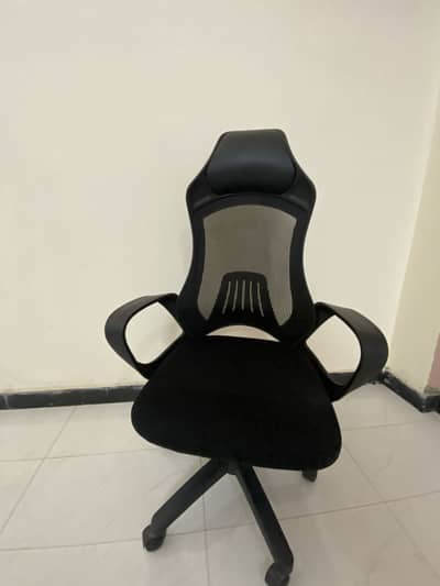 Office chair+table combo good condition